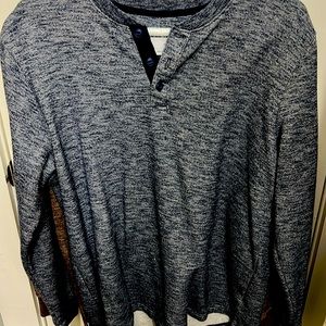 Men’s long sleeve pullover